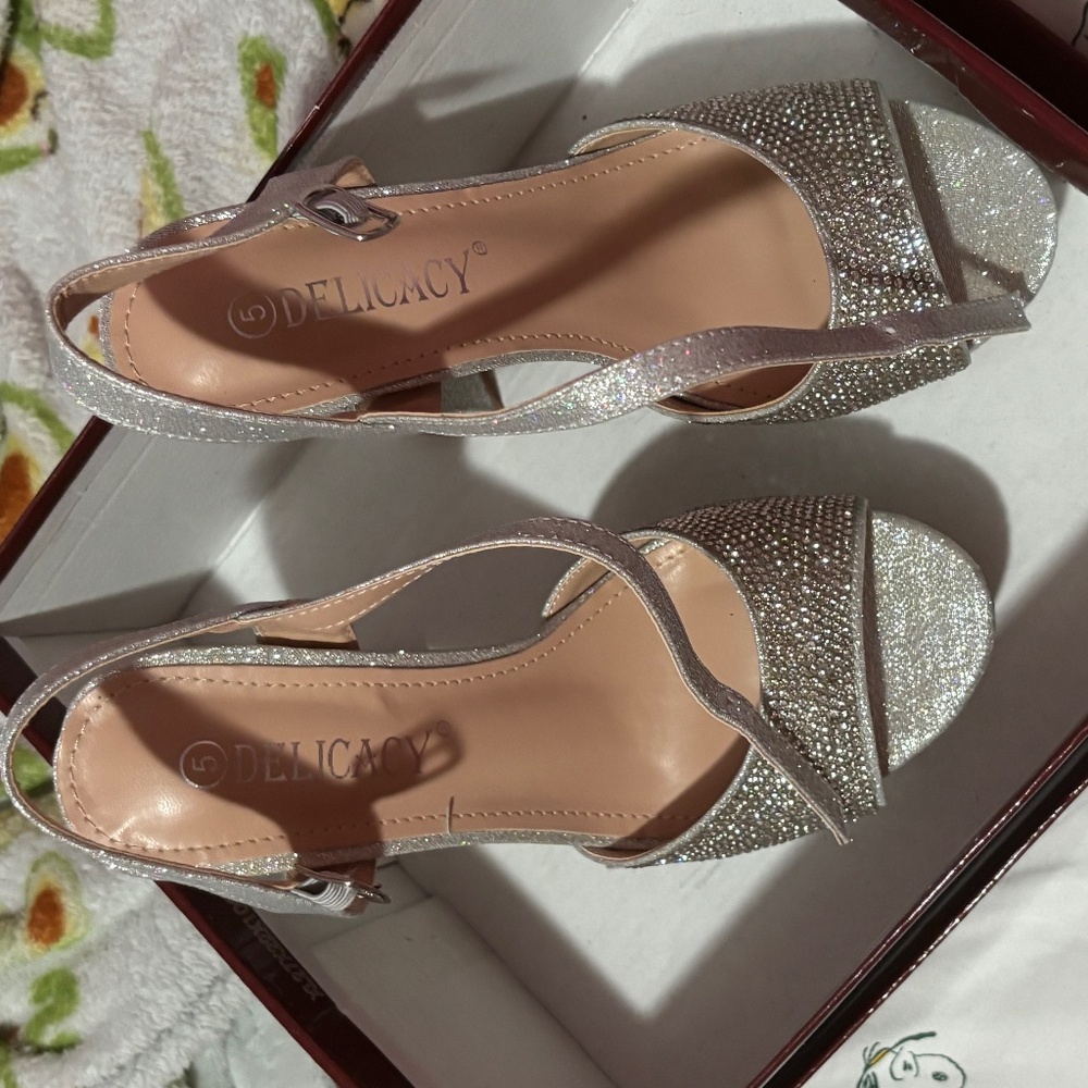 Silver Heels - image 1